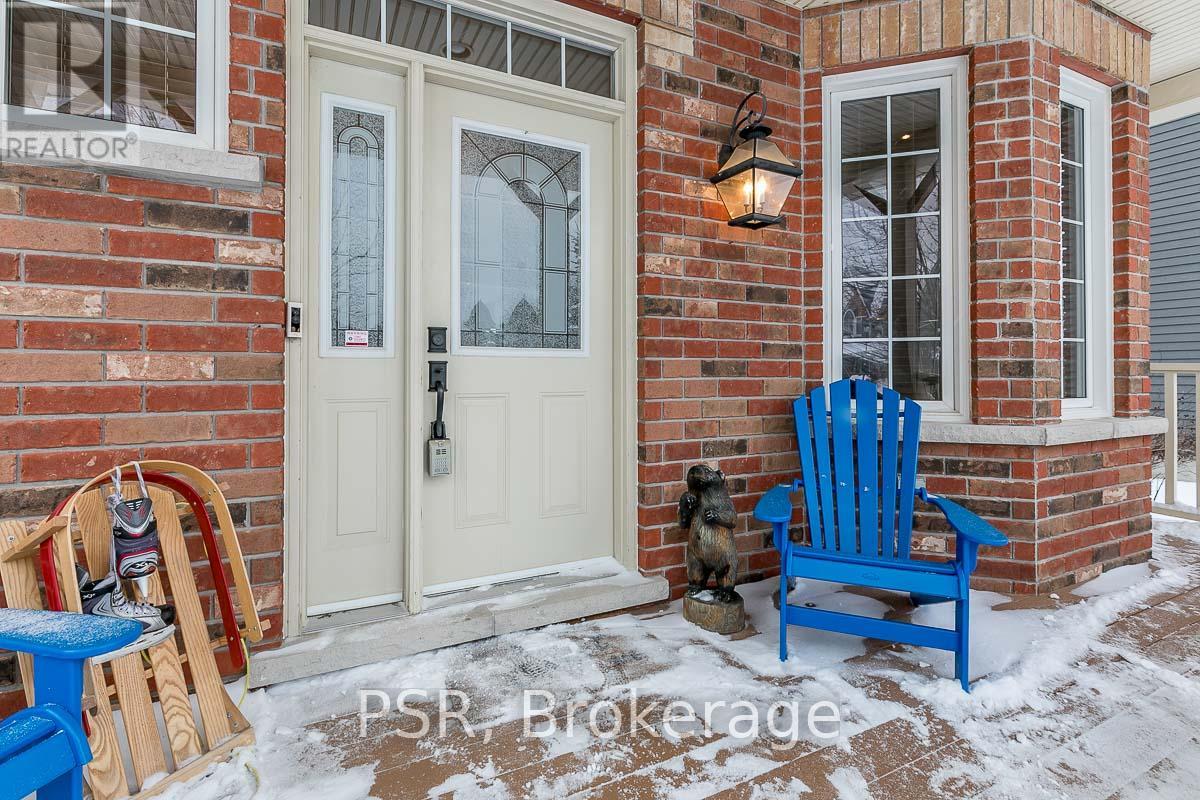 145 Snowbridge Way, Blue Mountains, Ontario  L9Y 0V1 - Photo 4 - X12430586