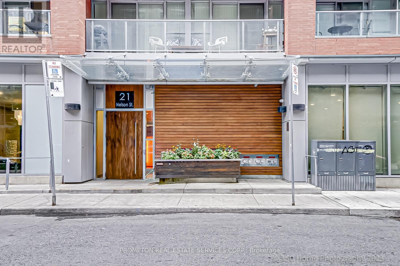 923 - 21 NELSON STREET, Toronto, Ontario
