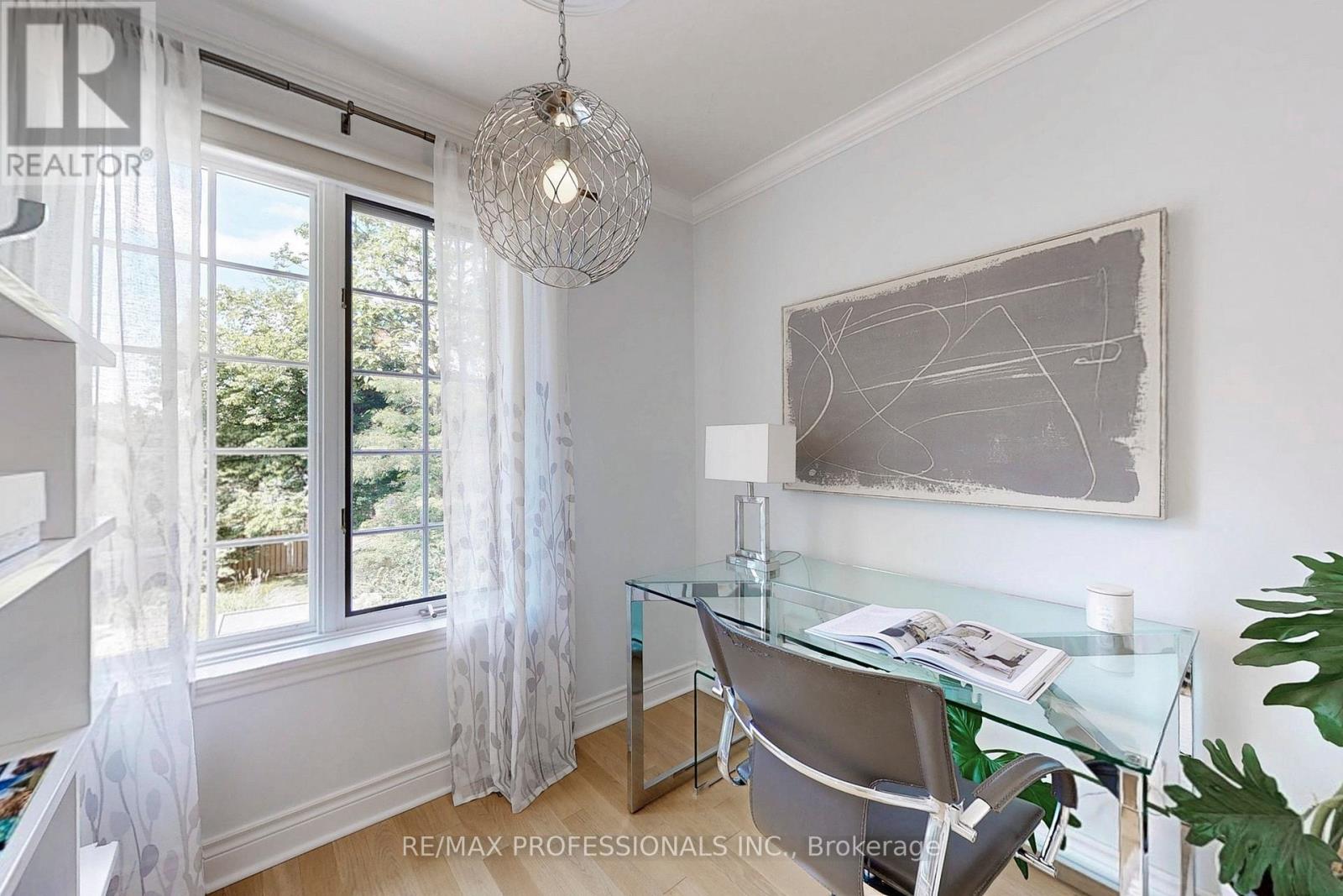 126 Laurel Avenue, Toronto, Ontario  M9B 4T6 - Photo 30 - W12419354