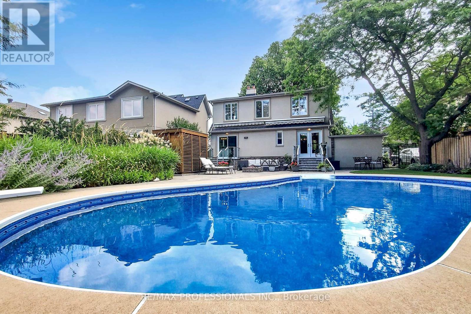 126 Laurel Avenue, Toronto, Ontario  M9B 4T6 - Photo 41 - W12419354