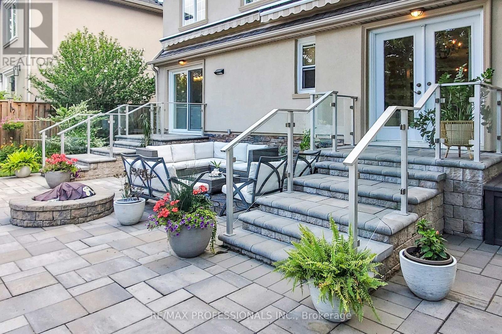 126 Laurel Avenue, Toronto, Ontario  M9B 4T6 - Photo 43 - W12419354