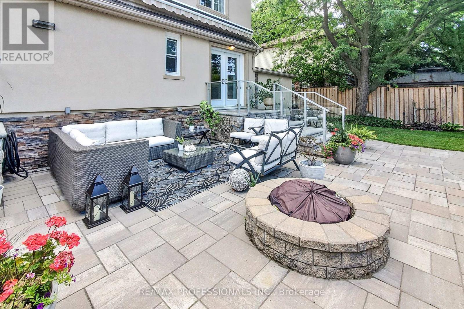 126 Laurel Avenue, Toronto, Ontario  M9B 4T6 - Photo 44 - W12419354