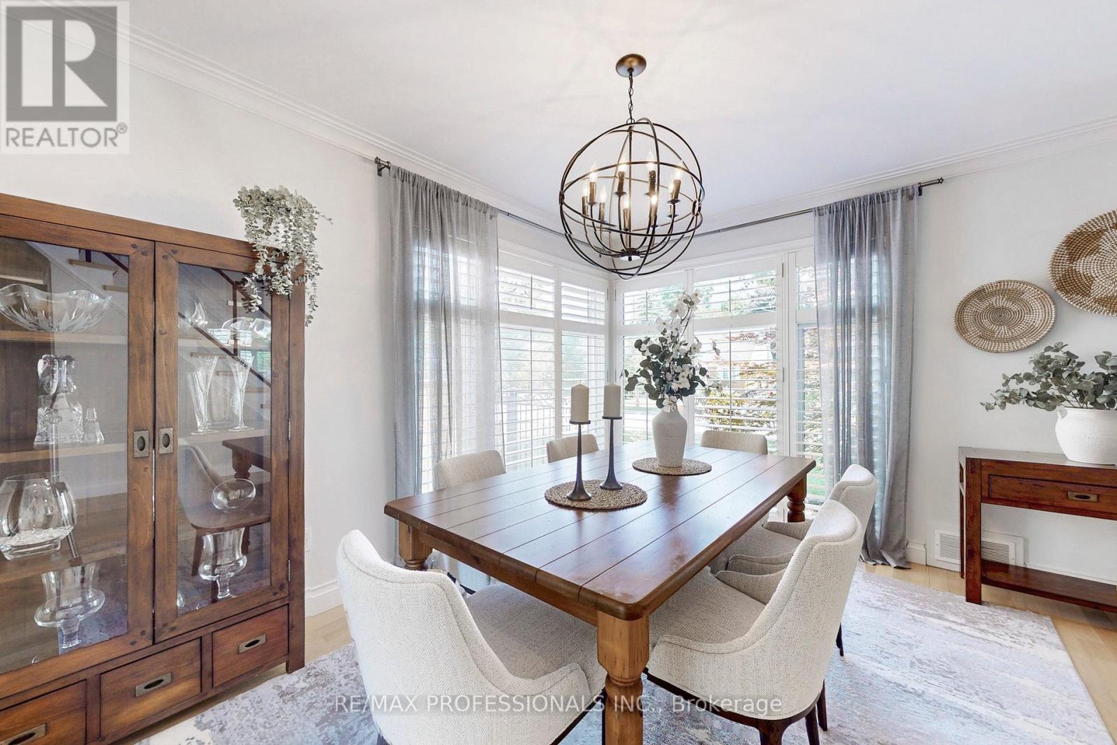 126 Laurel Avenue, Toronto, Ontario  M9B 4T6 - Photo 15 - W12419354