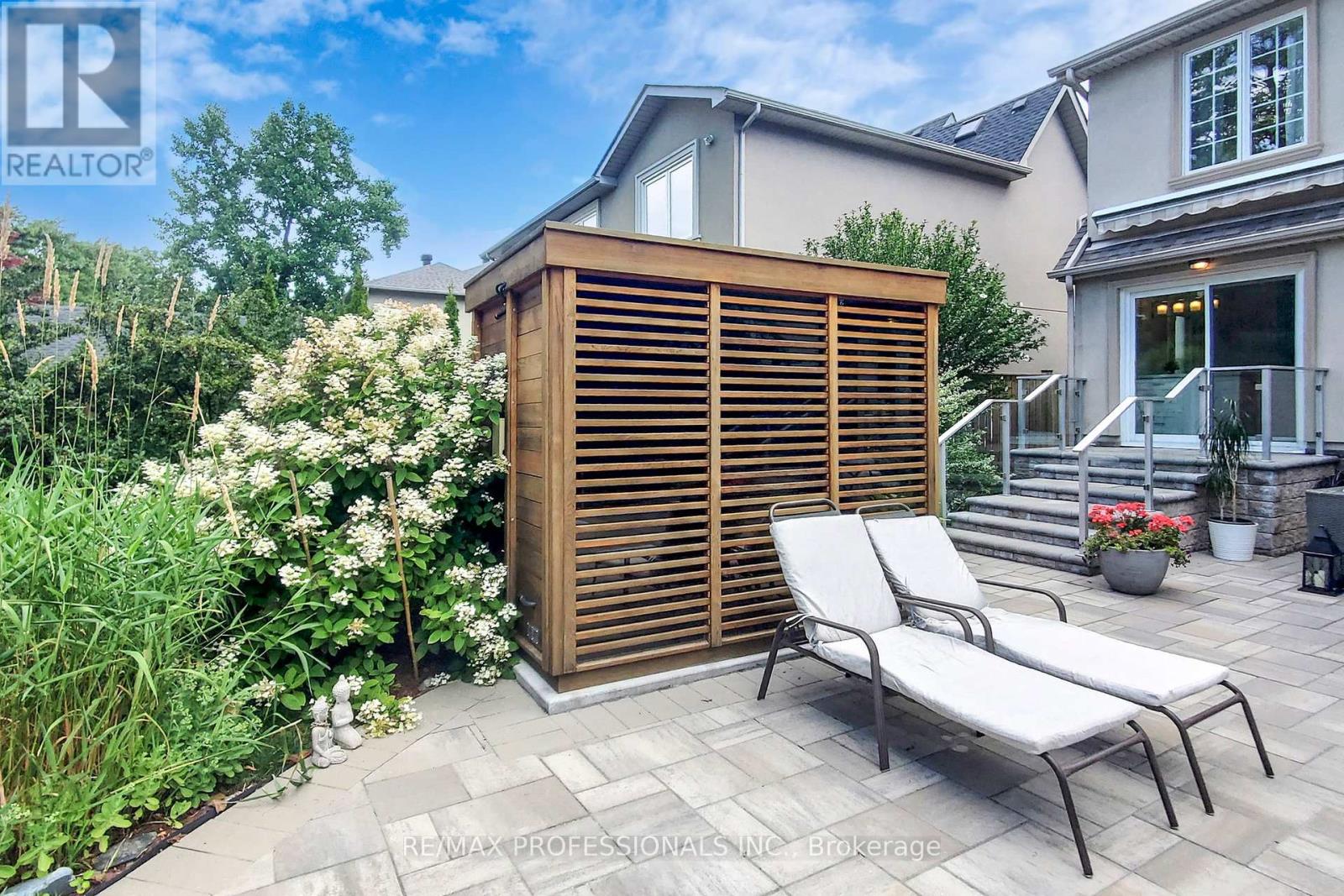 126 Laurel Avenue, Toronto, Ontario  M9B 4T6 - Photo 46 - W12419354
