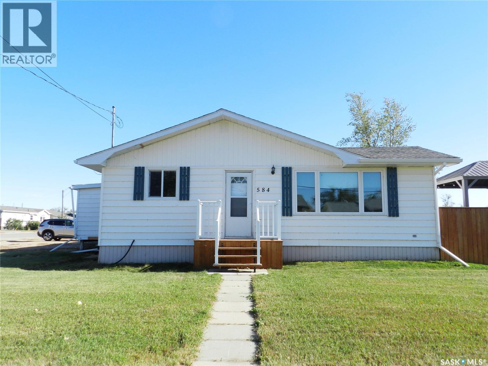 584 Butte STREET, Central Butte, Saskatchewan