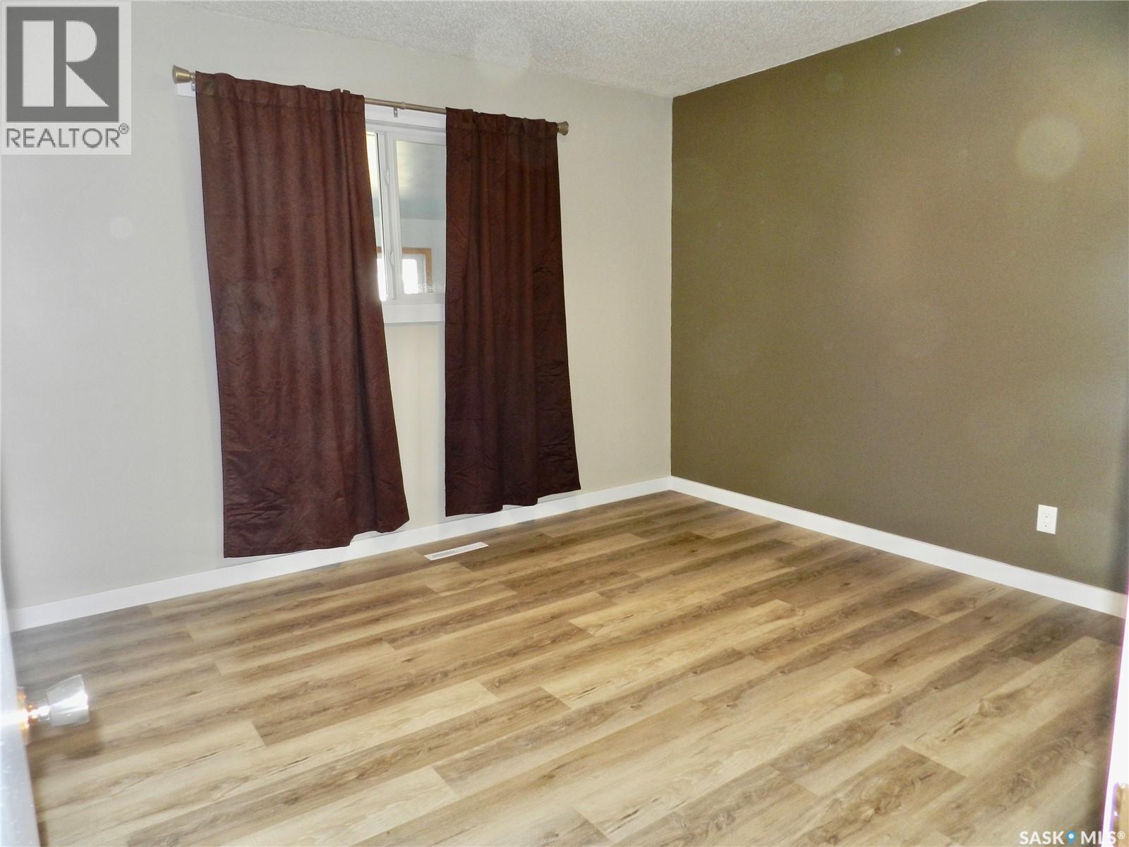 584 Butte Street, Central Butte, Saskatchewan  S0H 0H0 - Photo 11 - SK019524