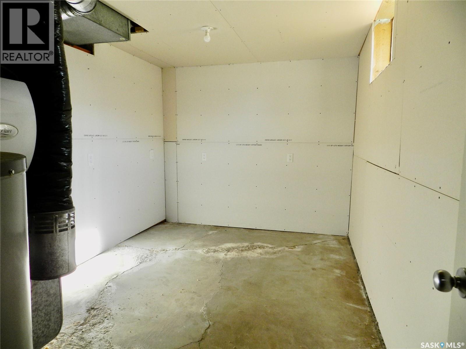 584 Butte Street, Central Butte, Saskatchewan  S0H 0H0 - Photo 28 - SK019524