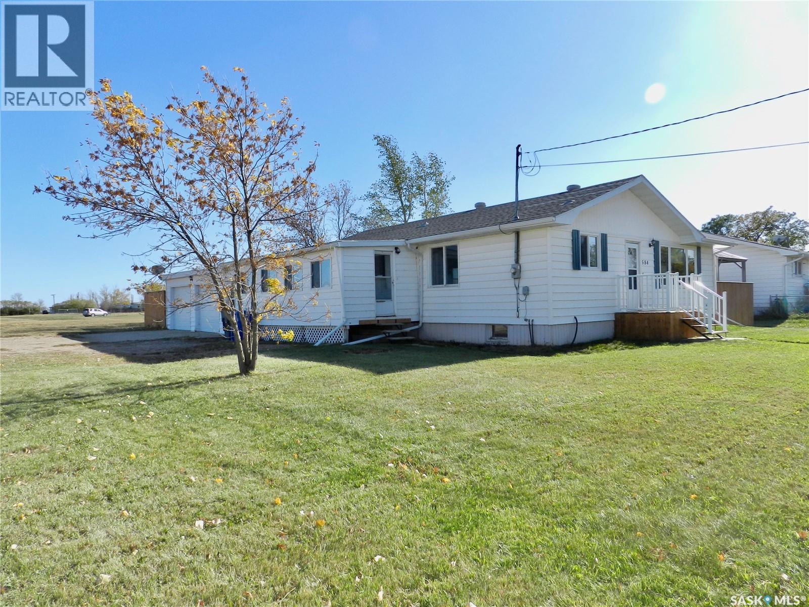 584 Butte Street, Central Butte, Saskatchewan  S0H 0H0 - Photo 3 - SK019524
