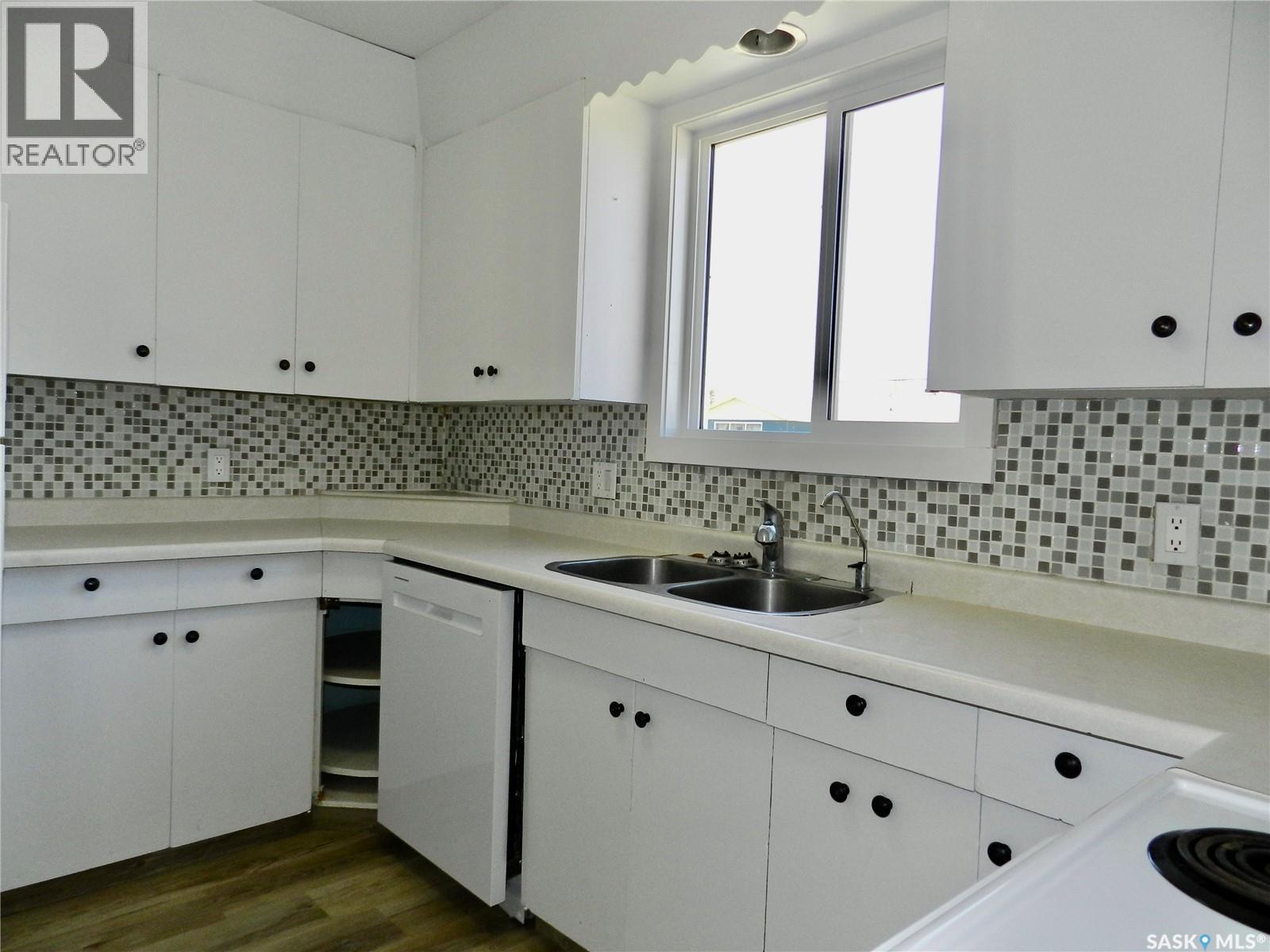 584 Butte Street, Central Butte, Saskatchewan  S0H 0H0 - Photo 9 - SK019524