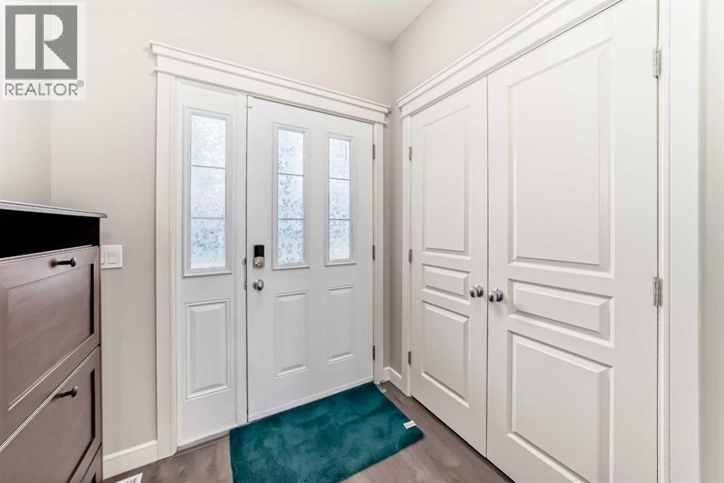 15 Evanscrest Way, Calgary, Alberta  T3P 0R4 - Photo 2 - A2258178