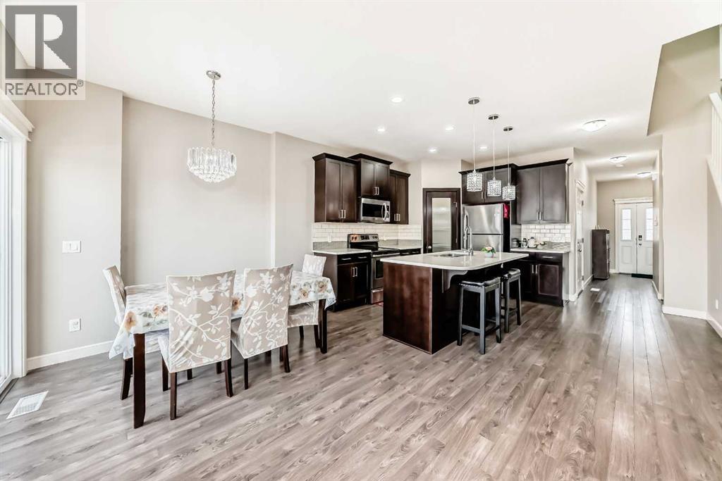 15 Evanscrest Way, Calgary, Alberta  T3P 0R4 - Photo 9 - A2258178