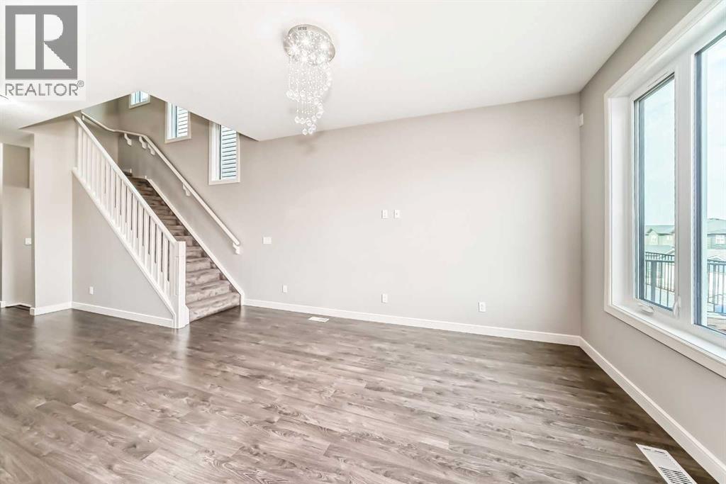 15 Evanscrest Way, Calgary, Alberta  T3P 0R4 - Photo 10 - A2258178