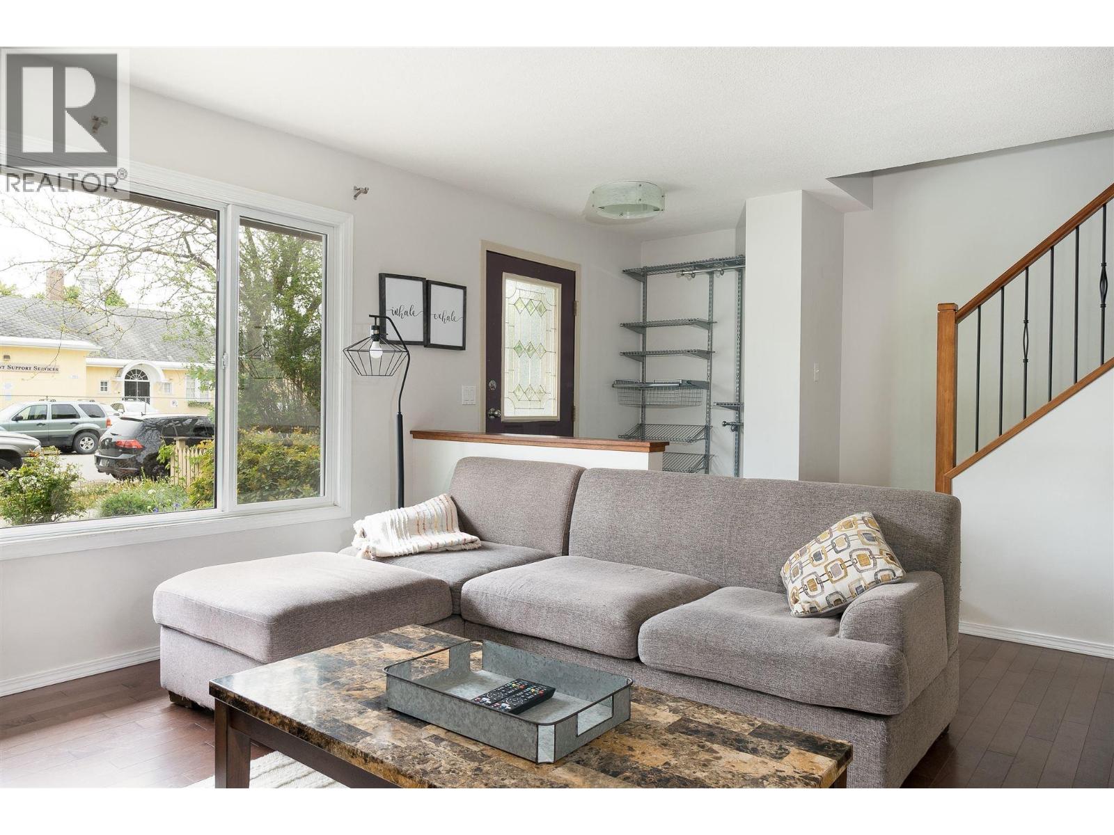 792 Dehart Avenue, Kelowna, British Columbia  V1Y 6A1 - Photo 1 - 10364328