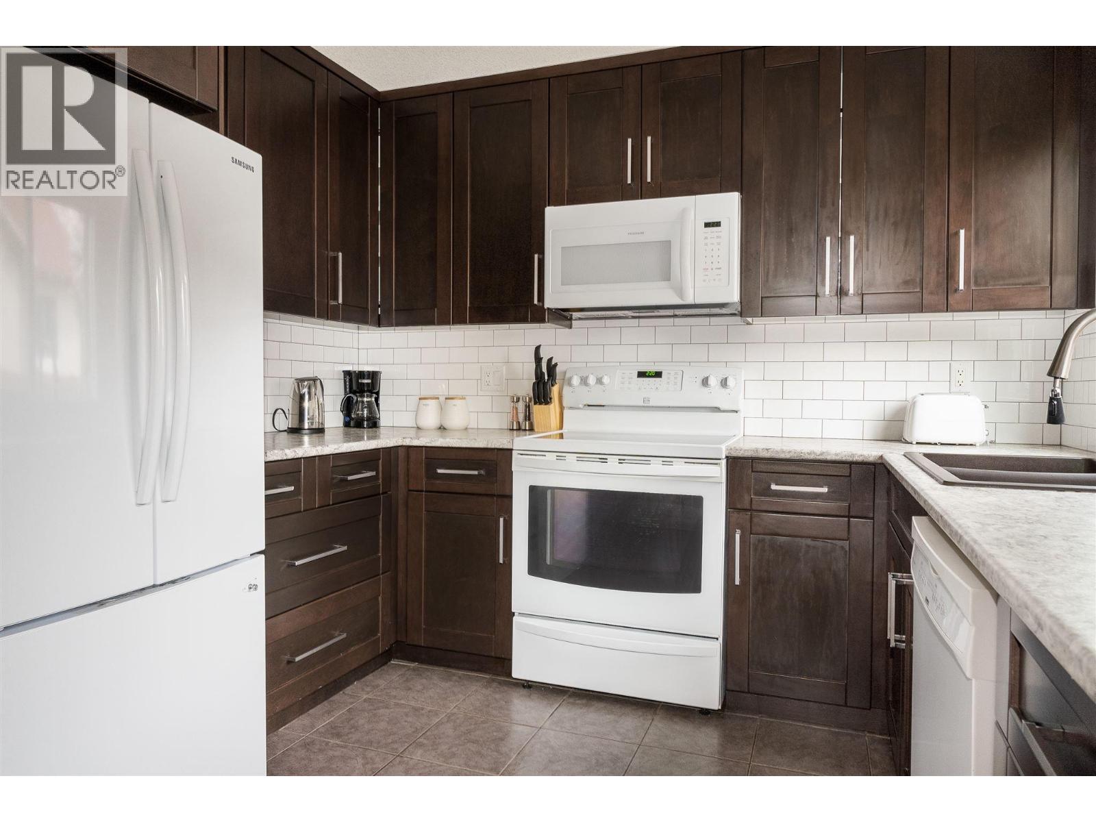 792 Dehart Avenue, Kelowna, British Columbia  V1Y 6A1 - Photo 6 - 10364328