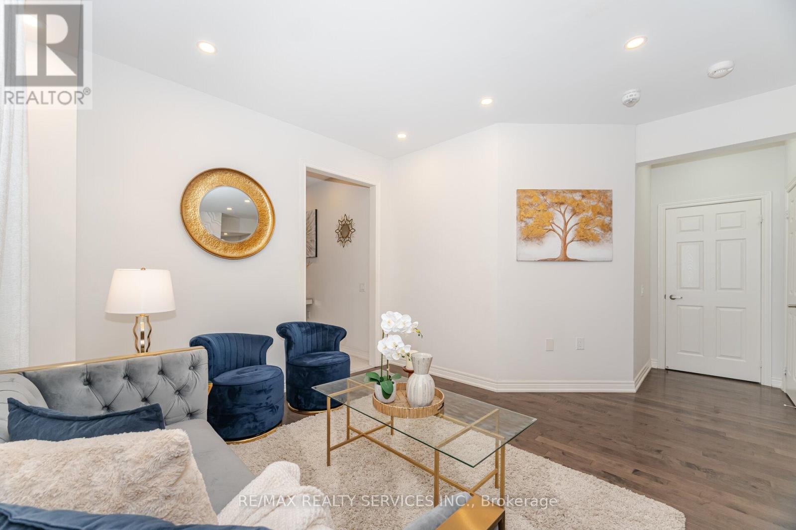 52 Blackberry Valley Crescent, Caledon, Ontario  L7C 3Z9 - Photo 5 - W12430542