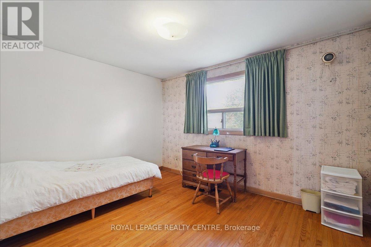 151 Redgrave Drive, Toronto, Ontario  M9R 3V8 - Photo 21 - W12430562