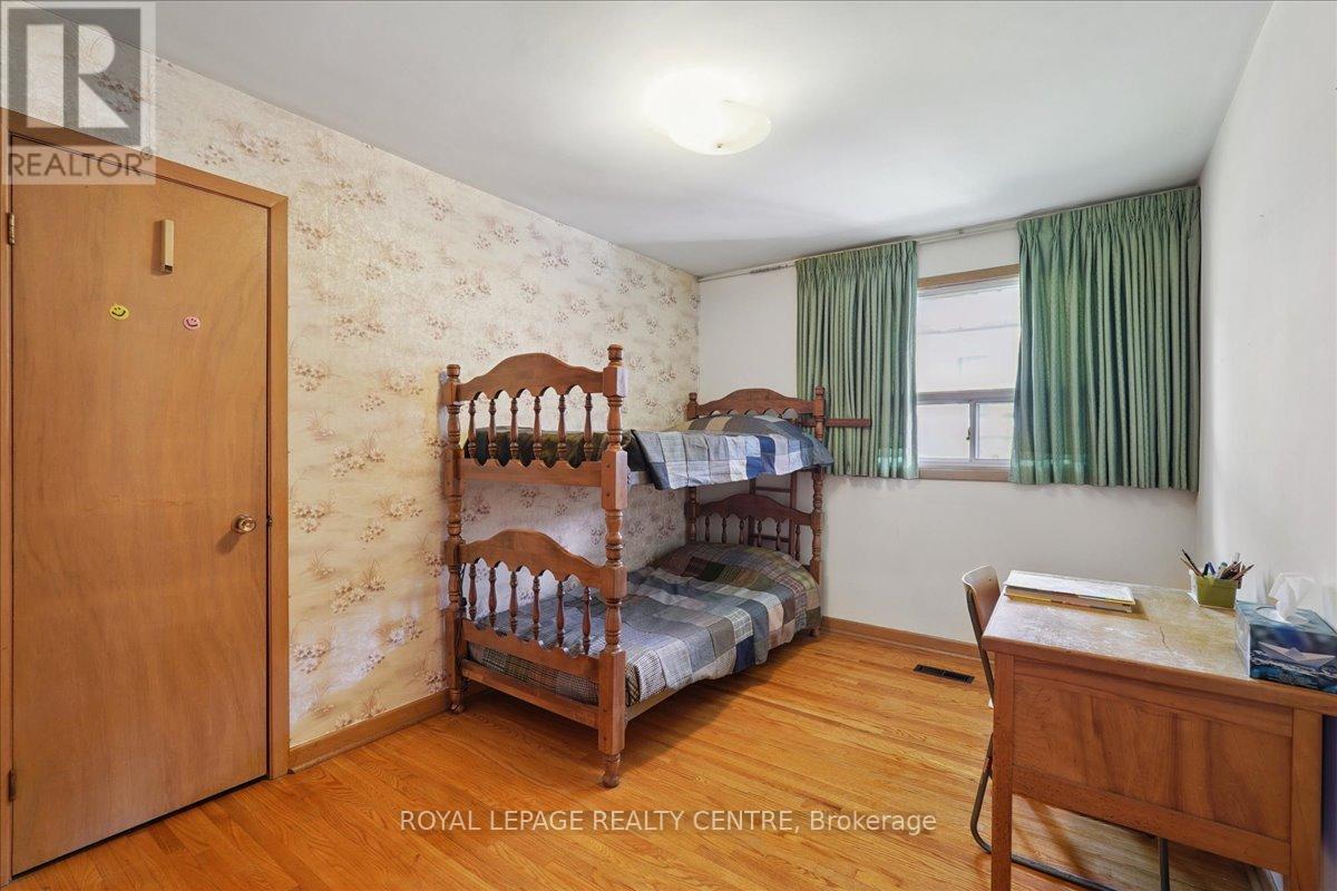 151 Redgrave Drive, Toronto, Ontario  M9R 3V8 - Photo 23 - W12430562