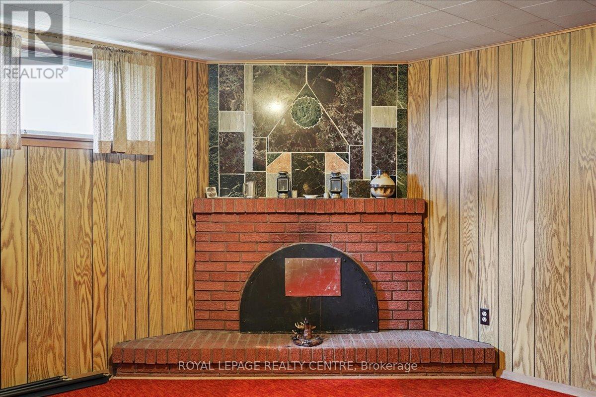 151 Redgrave Drive, Toronto, Ontario  M9R 3V8 - Photo 28 - W12430562