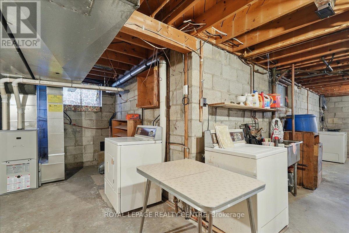 151 Redgrave Drive, Toronto, Ontario  M9R 3V8 - Photo 32 - W12430562