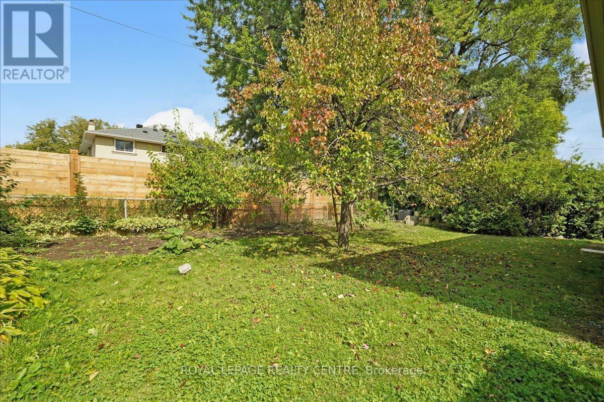 151 Redgrave Drive, Toronto, Ontario  M9R 3V8 - Photo 35 - W12430562