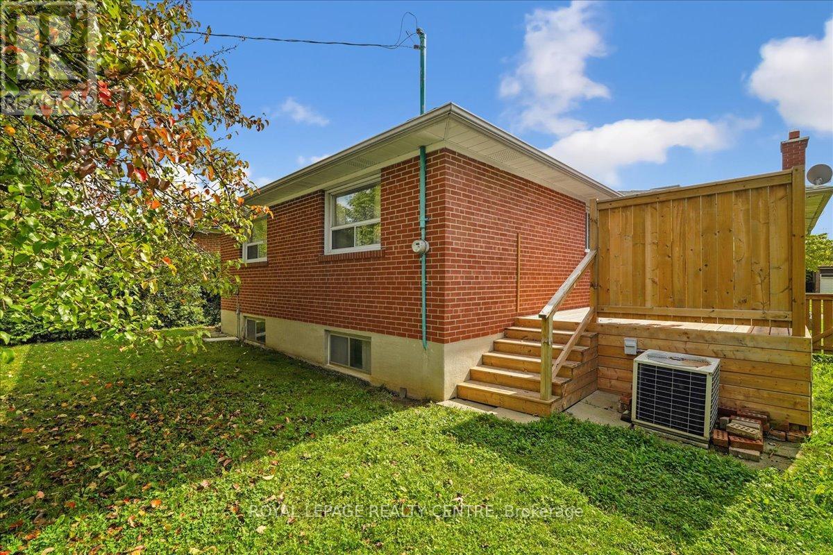 151 Redgrave Drive, Toronto, Ontario  M9R 3V8 - Photo 36 - W12430562