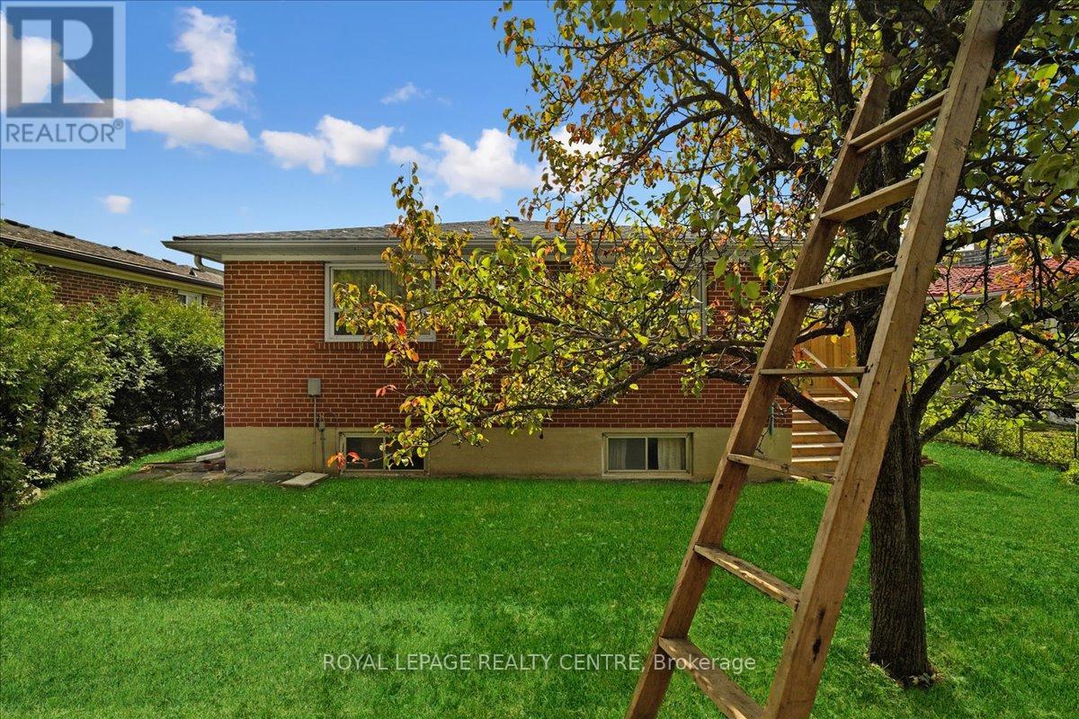151 Redgrave Drive, Toronto, Ontario  M9R 3V8 - Photo 37 - W12430562