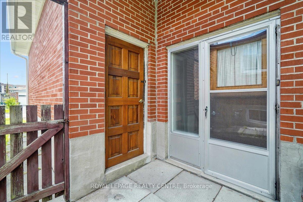 151 Redgrave Drive, Toronto, Ontario  M9R 3V8 - Photo 39 - W12430562
