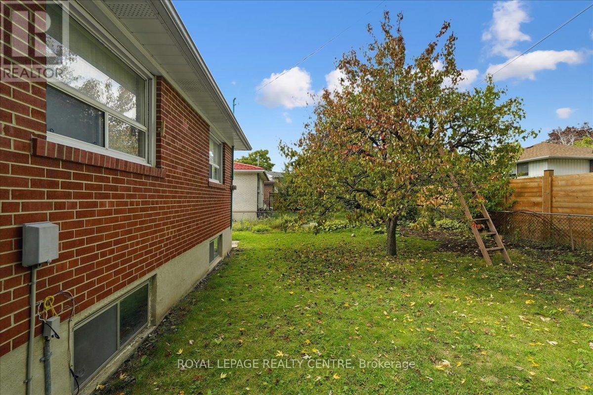 151 Redgrave Drive, Toronto, Ontario  M9R 3V8 - Photo 40 - W12430562