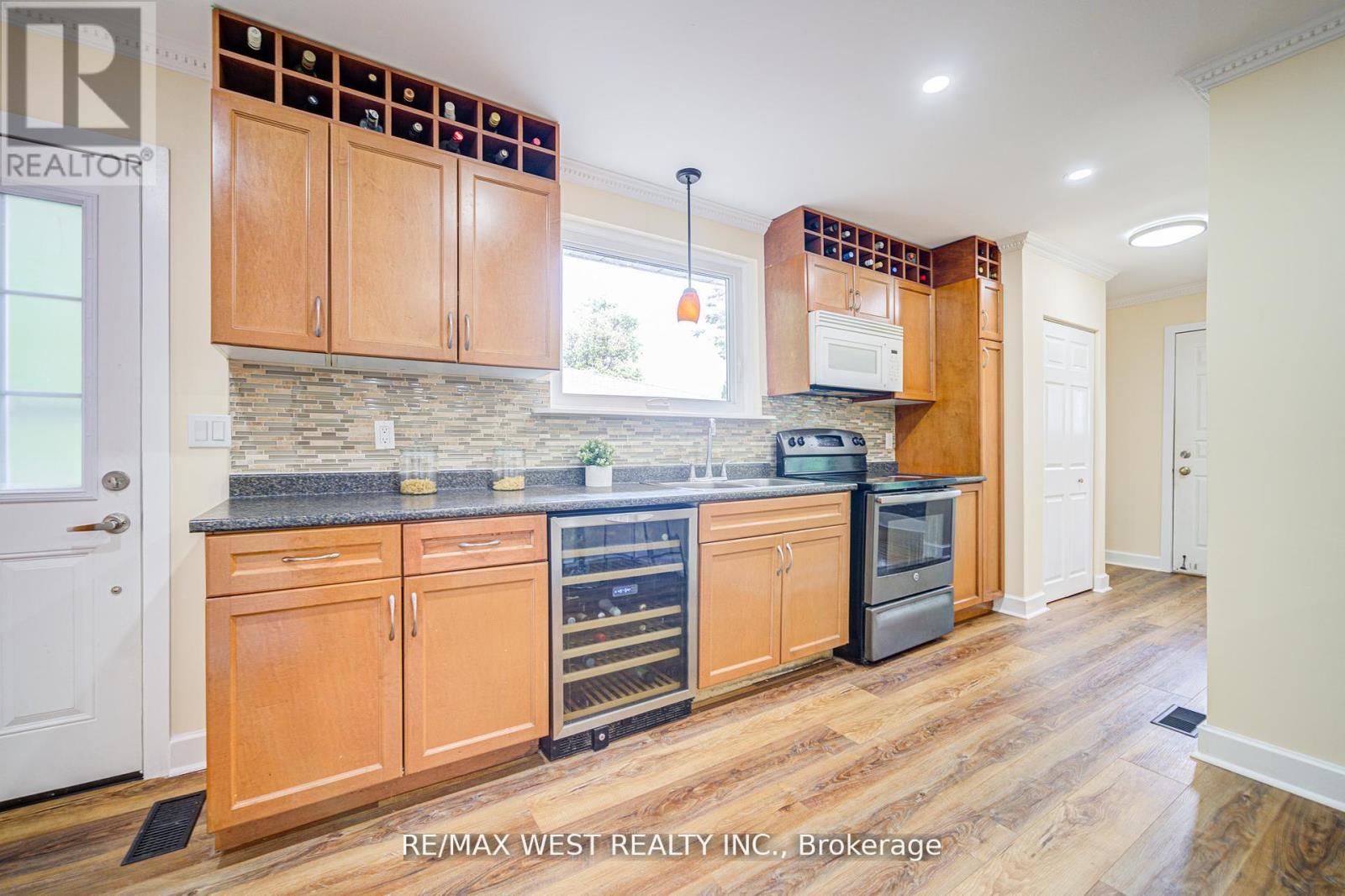65 Belmont Drive, Brampton, Ontario  L6T 2K5 - Photo 23 - W12430577