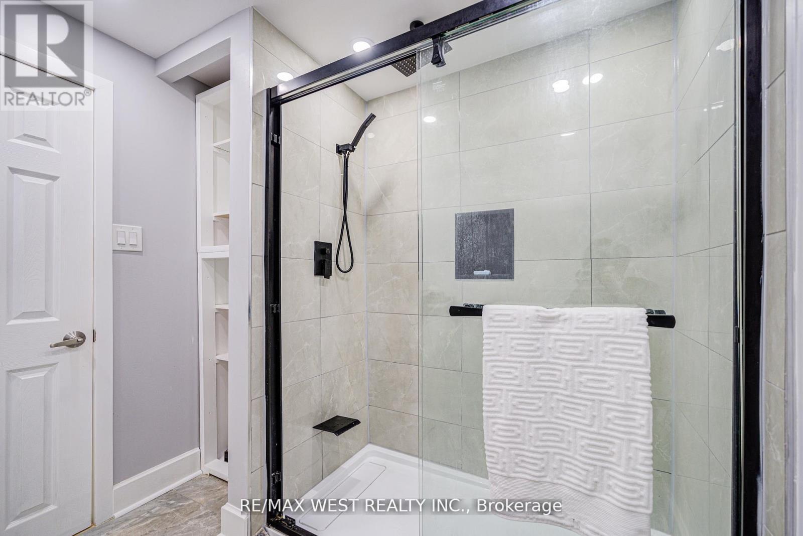 65 Belmont Drive, Brampton, Ontario  L6T 2K5 - Photo 31 - W12430577