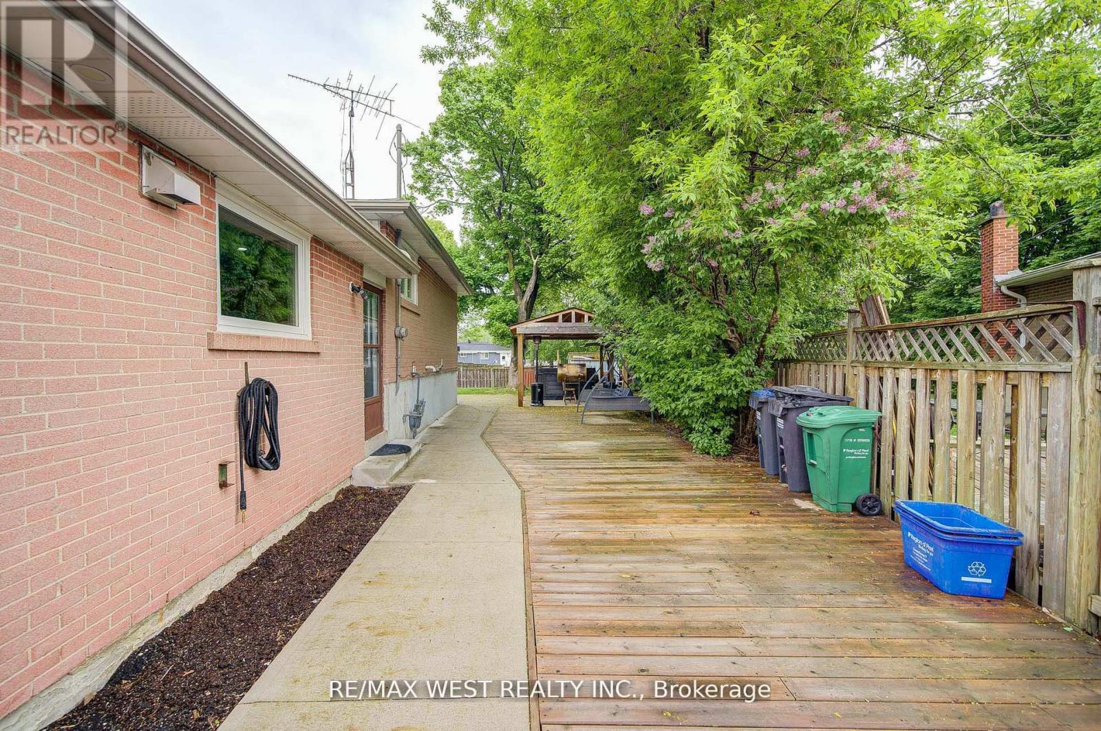 65 Belmont Drive, Brampton, Ontario  L6T 2K5 - Photo 47 - W12430577