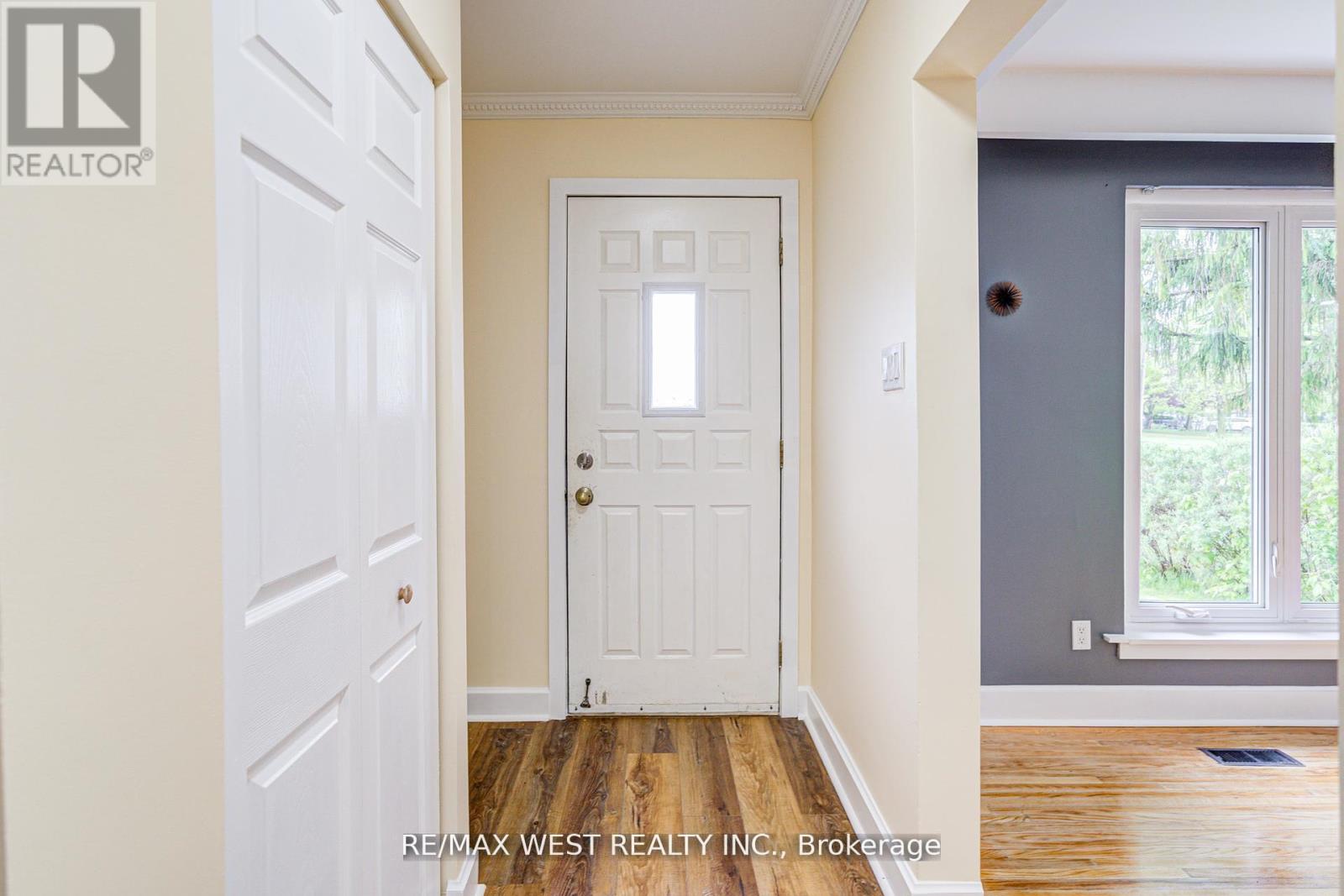 65 Belmont Drive, Brampton, Ontario  L6T 2K5 - Photo 7 - W12430577