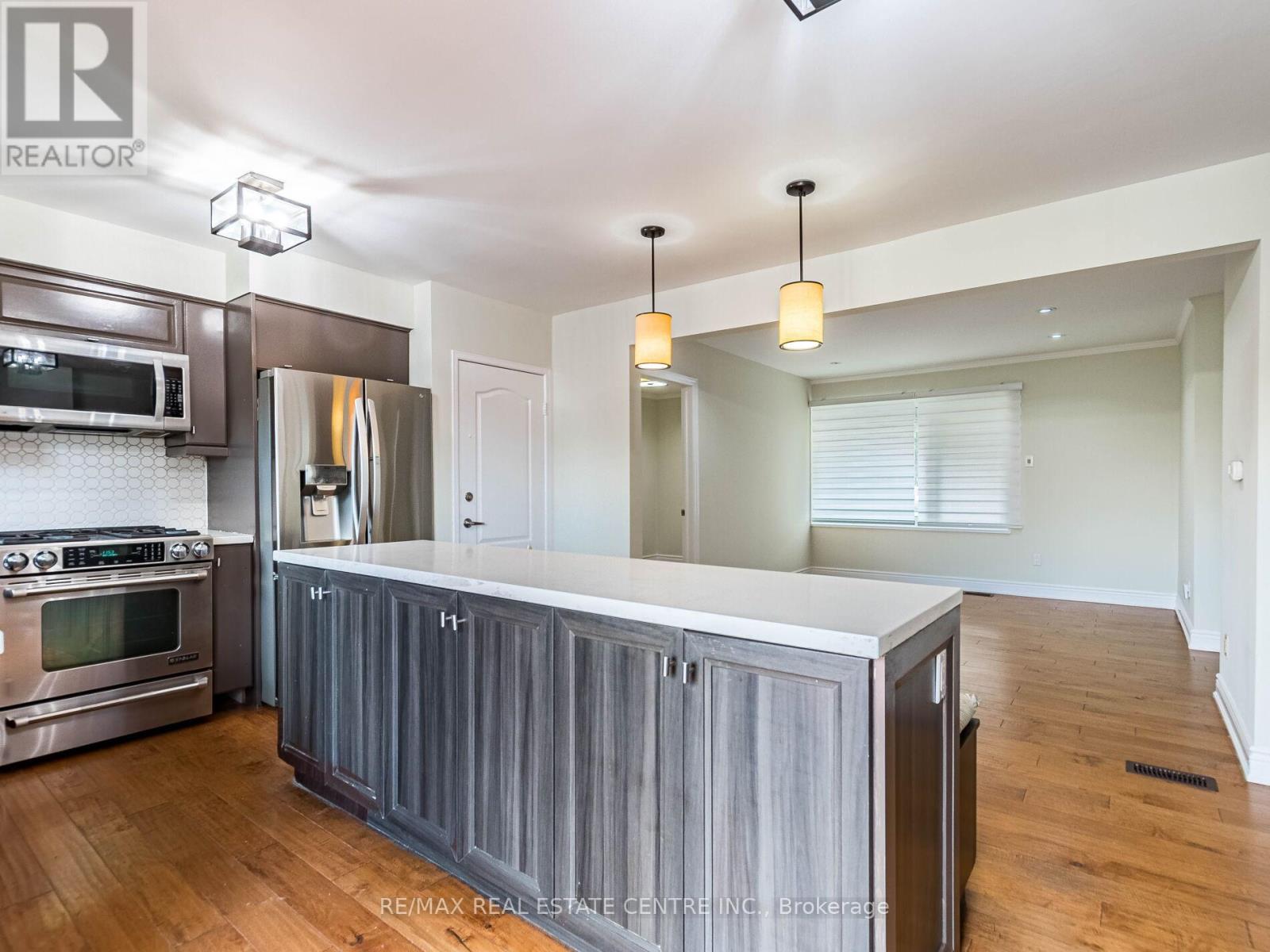 3331 Etude Drive, Mississauga, Ontario  L4T 1T4 - Photo 16 - W12430579