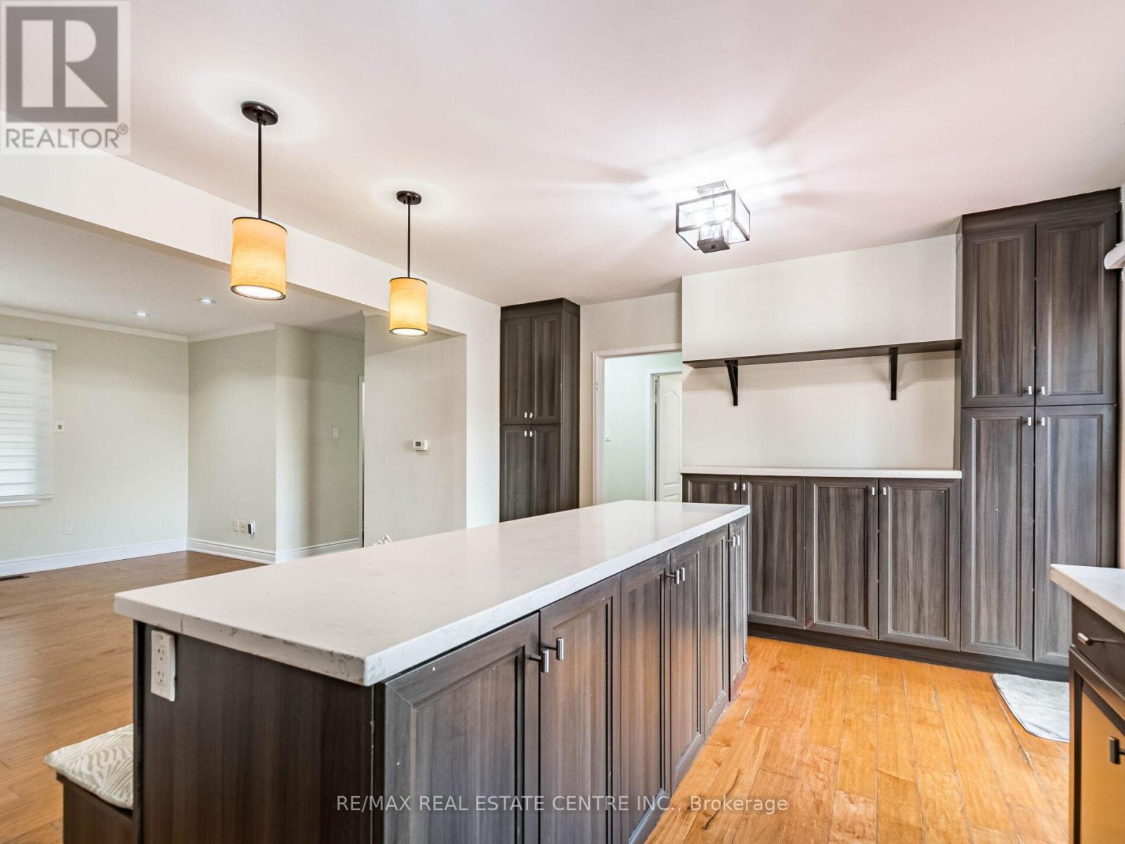 3331 Etude Drive, Mississauga, Ontario  L4T 1T4 - Photo 17 - W12430579