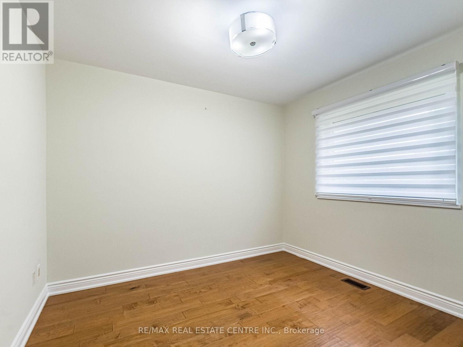 3331 Etude Drive, Mississauga, Ontario  L4T 1T4 - Photo 20 - W12430579