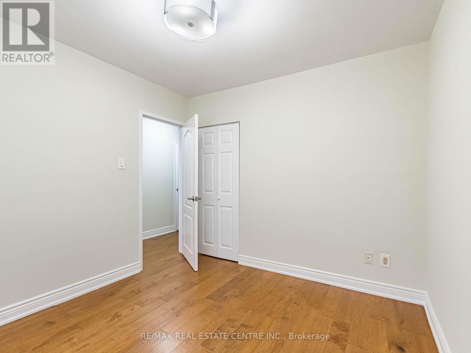 3331 Etude Drive, Mississauga, Ontario  L4T 1T4 - Photo 21 - W12430579