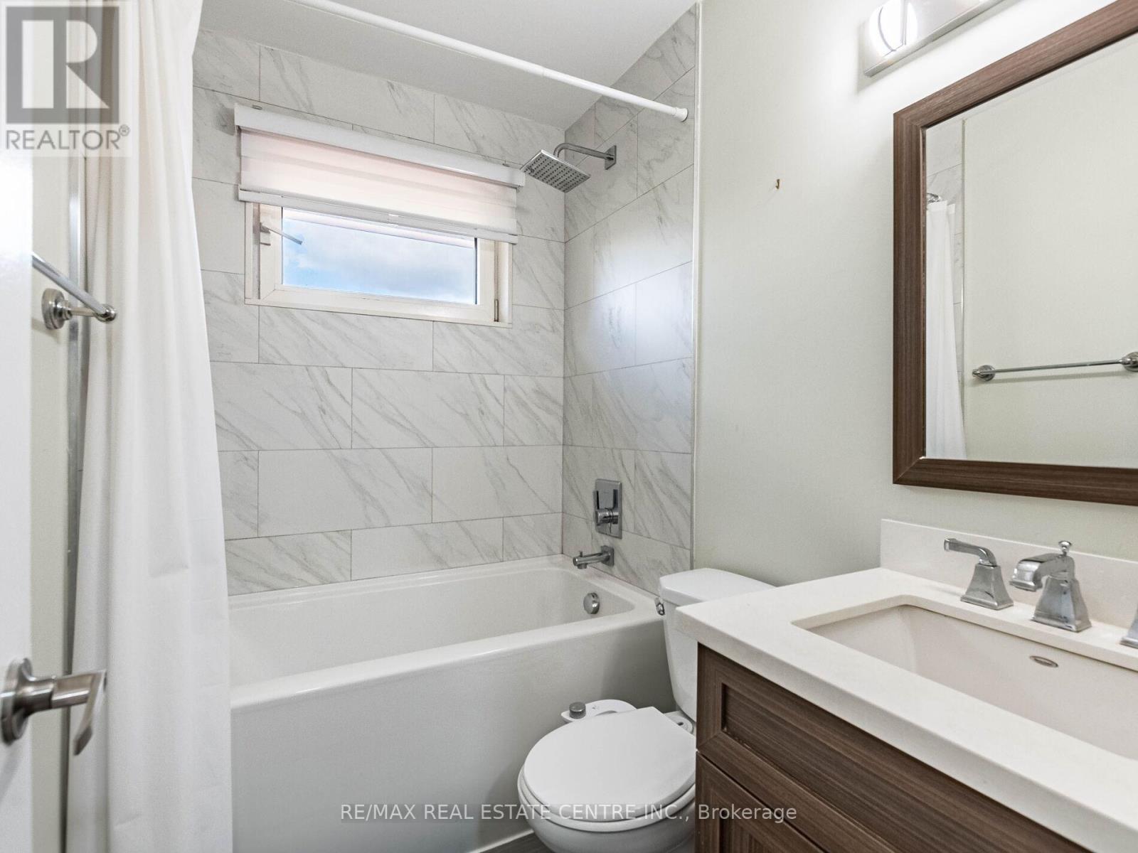3331 Etude Drive, Mississauga, Ontario  L4T 1T4 - Photo 22 - W12430579