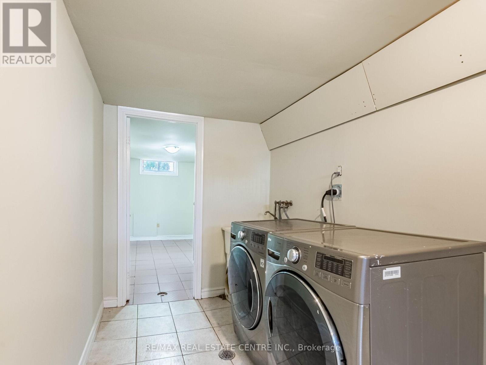 3331 Etude Drive, Mississauga, Ontario  L4T 1T4 - Photo 24 - W12430579