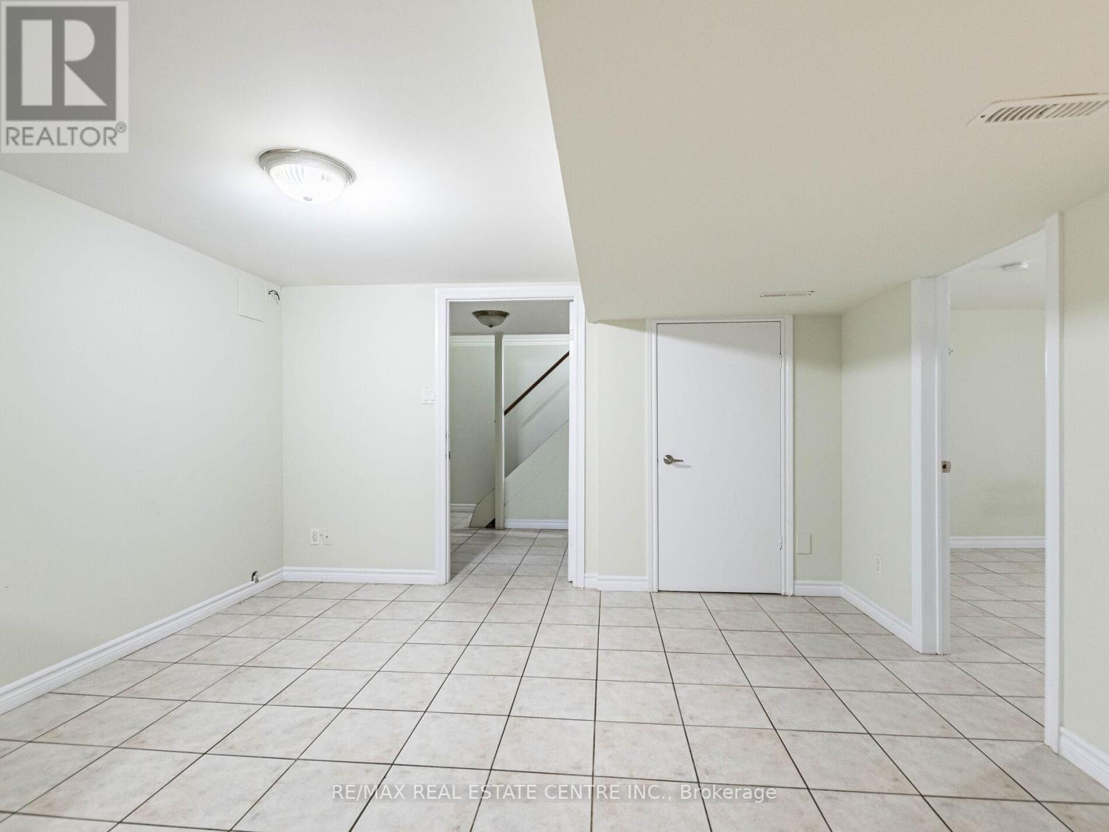 3331 Etude Drive, Mississauga, Ontario  L4T 1T4 - Photo 27 - W12430579