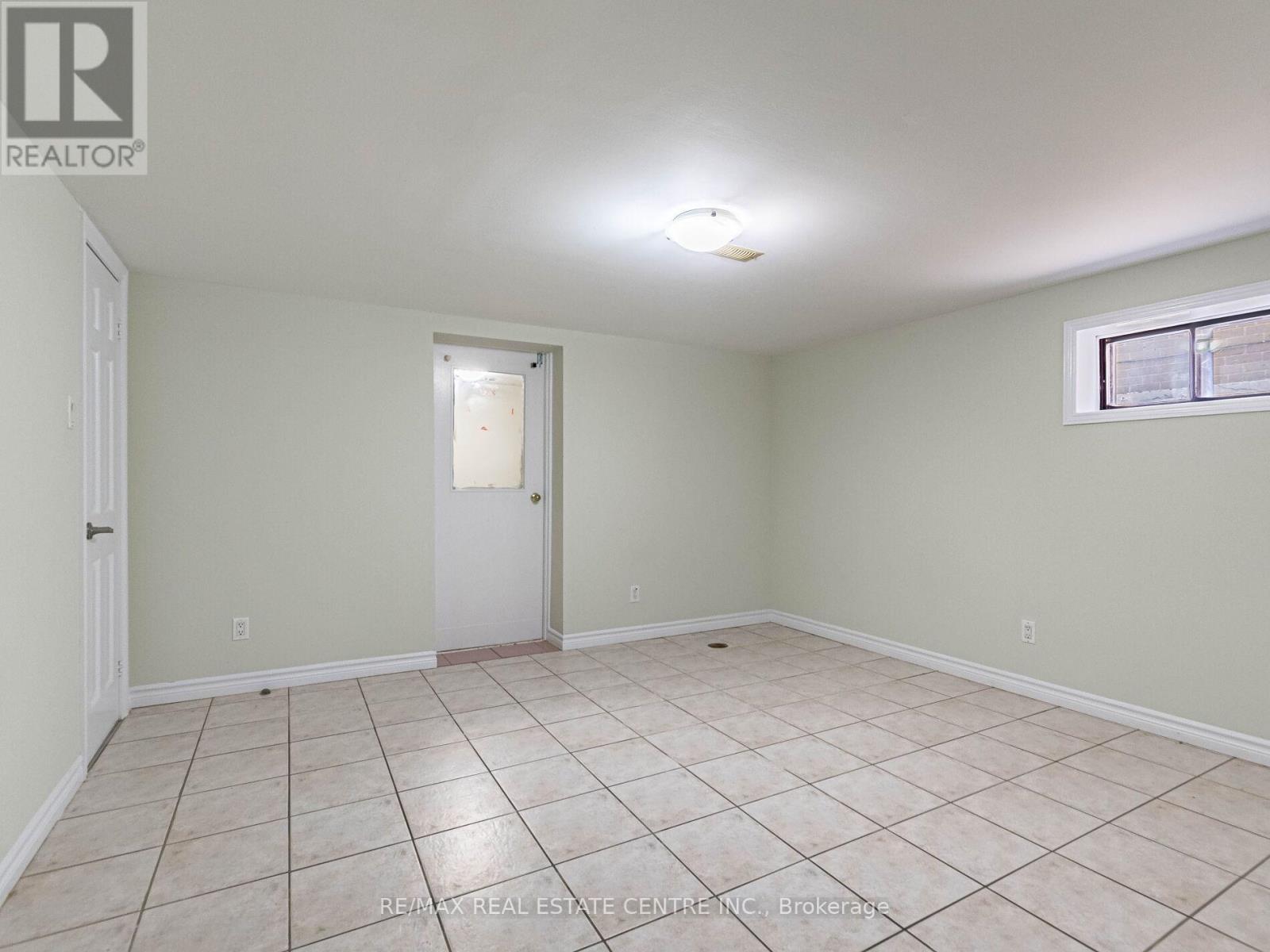 3331 Etude Drive, Mississauga, Ontario  L4T 1T4 - Photo 28 - W12430579
