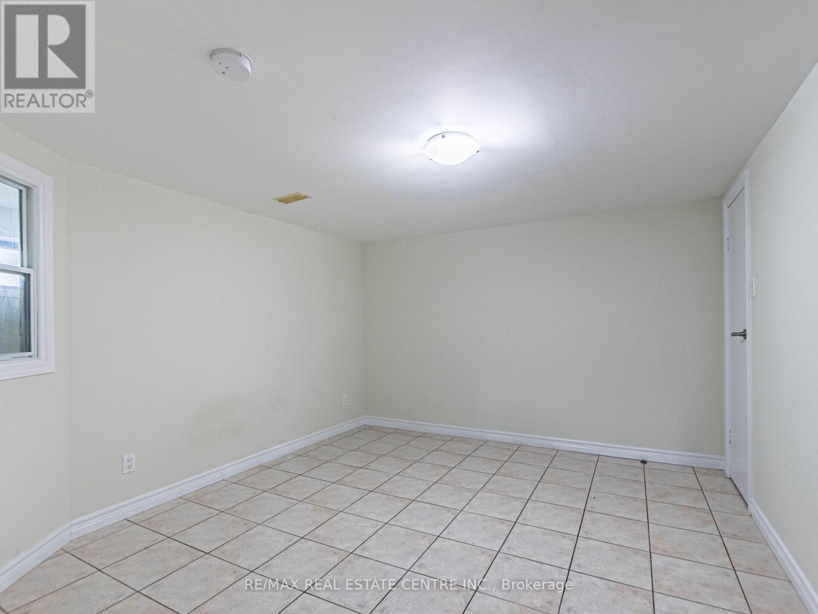 3331 Etude Drive, Mississauga, Ontario  L4T 1T4 - Photo 29 - W12430579