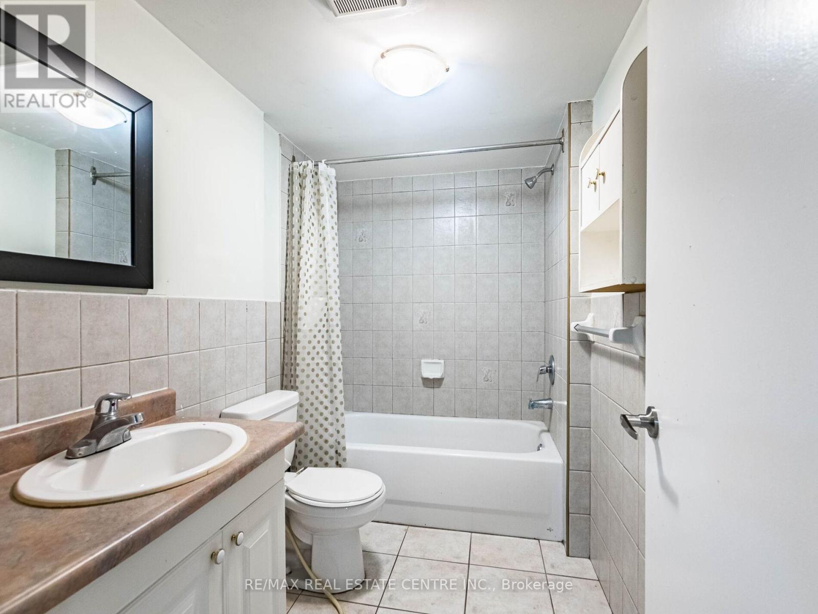 3331 Etude Drive, Mississauga, Ontario  L4T 1T4 - Photo 30 - W12430579