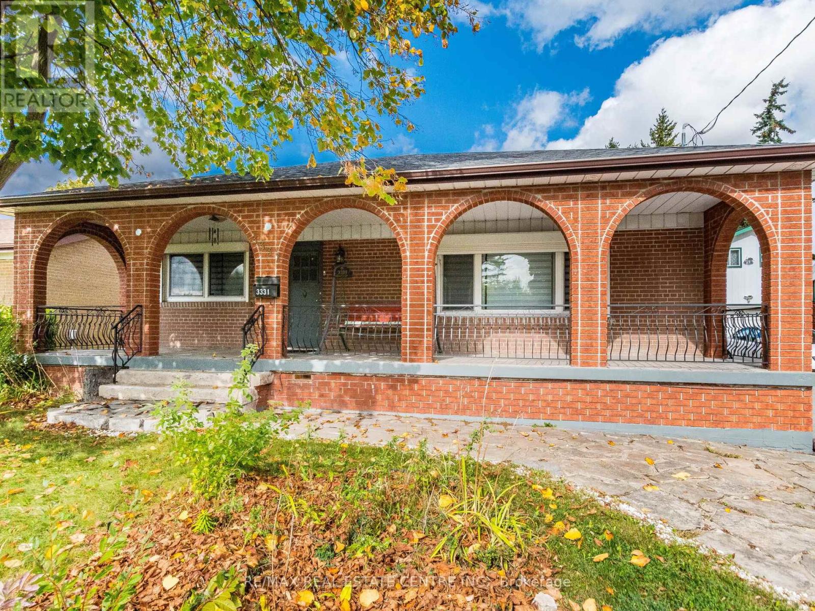 3331 Etude Drive, Mississauga, Ontario  L4T 1T4 - Photo 4 - W12430579