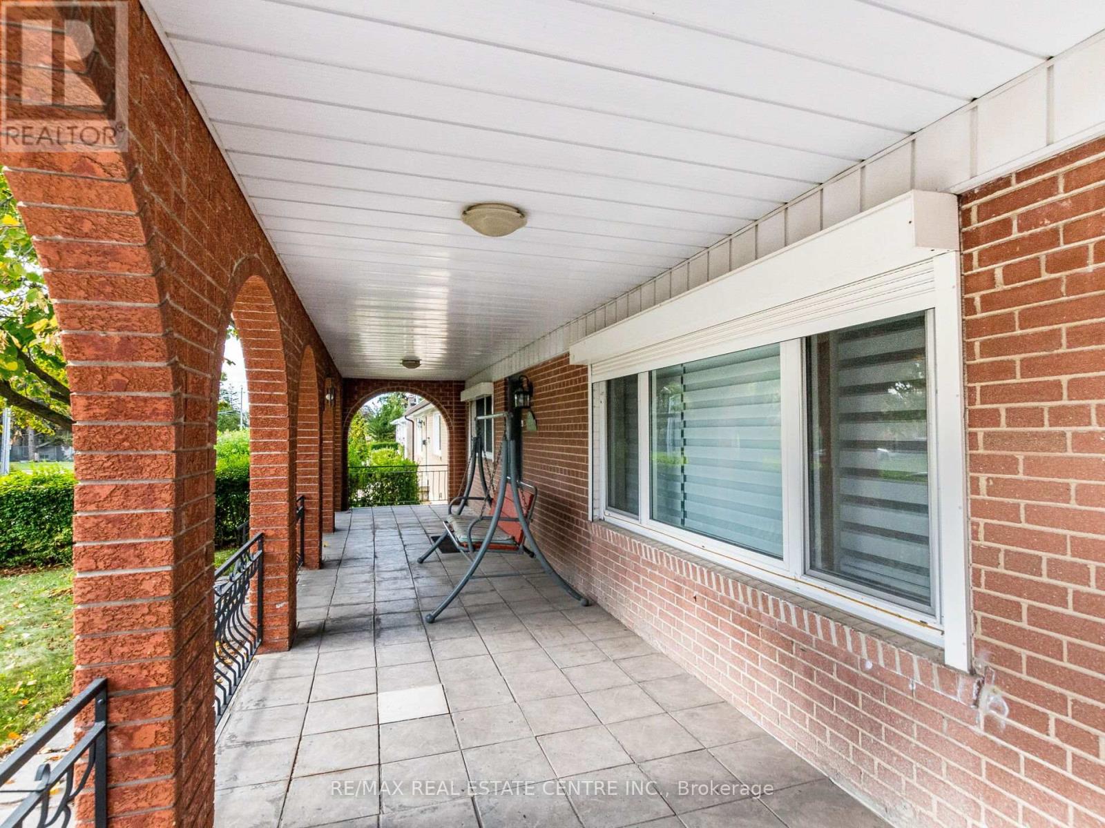 3331 Etude Drive, Mississauga, Ontario  L4T 1T4 - Photo 5 - W12430579