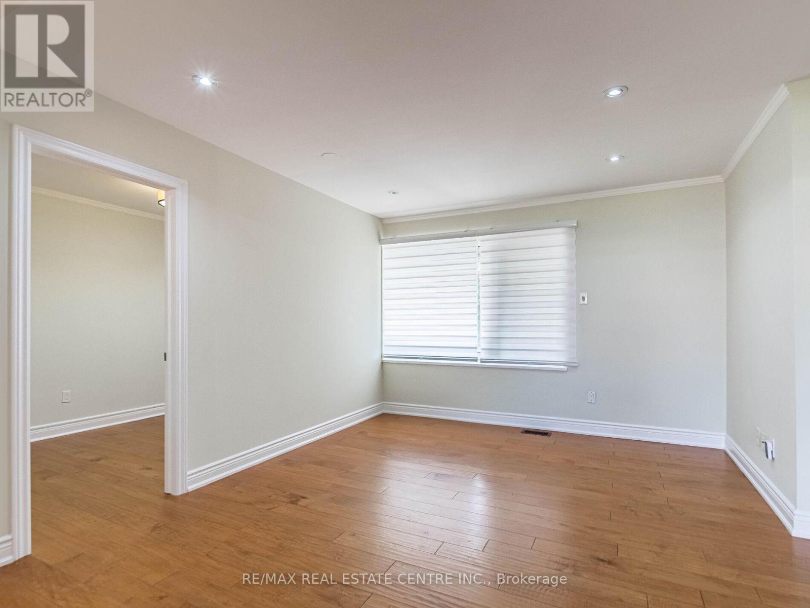 3331 Etude Drive, Mississauga, Ontario  L4T 1T4 - Photo 9 - W12430579