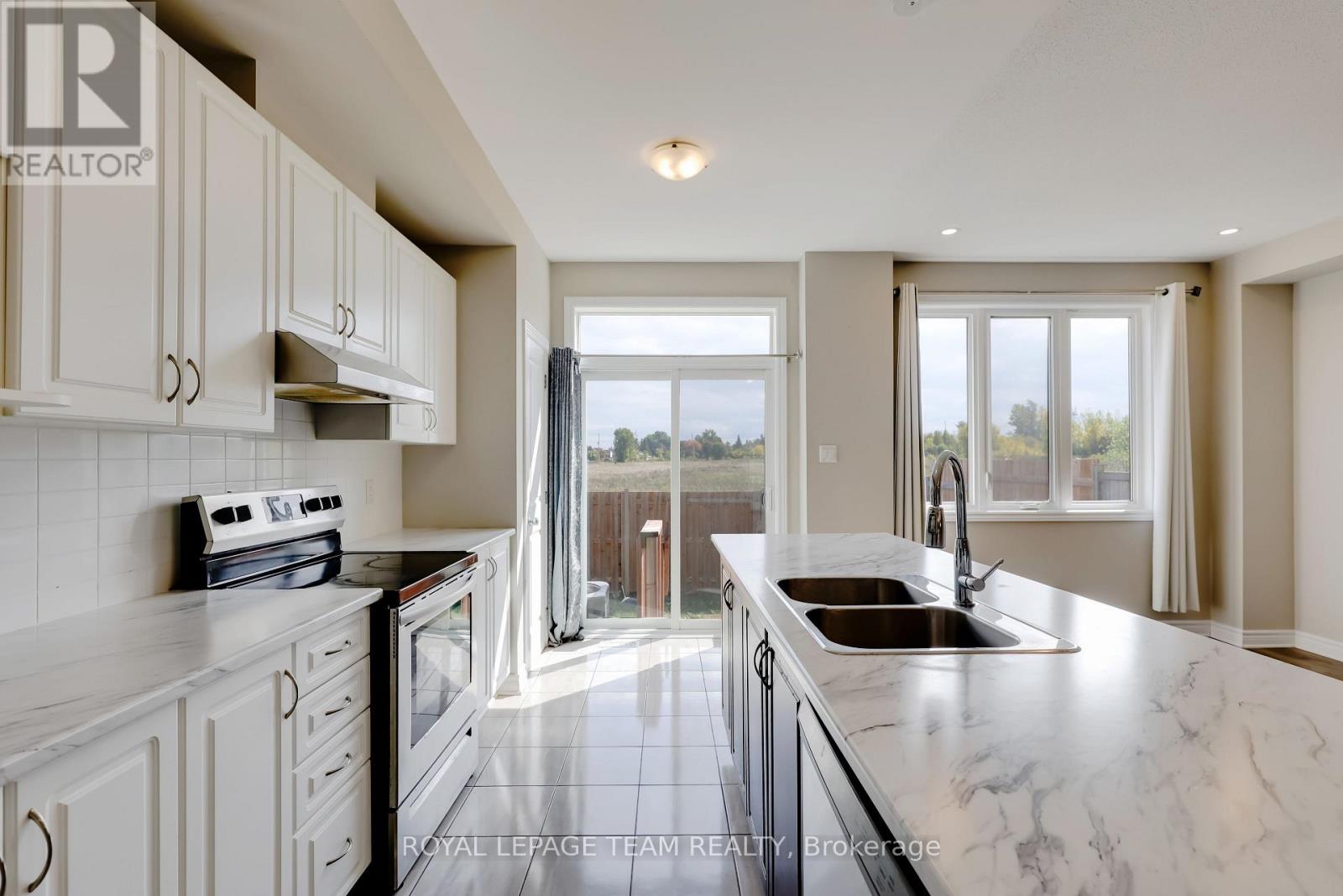 233 Kimpton Drive, Ottawa, Ontario  K2S 2H9 - Photo 13 - X12430605