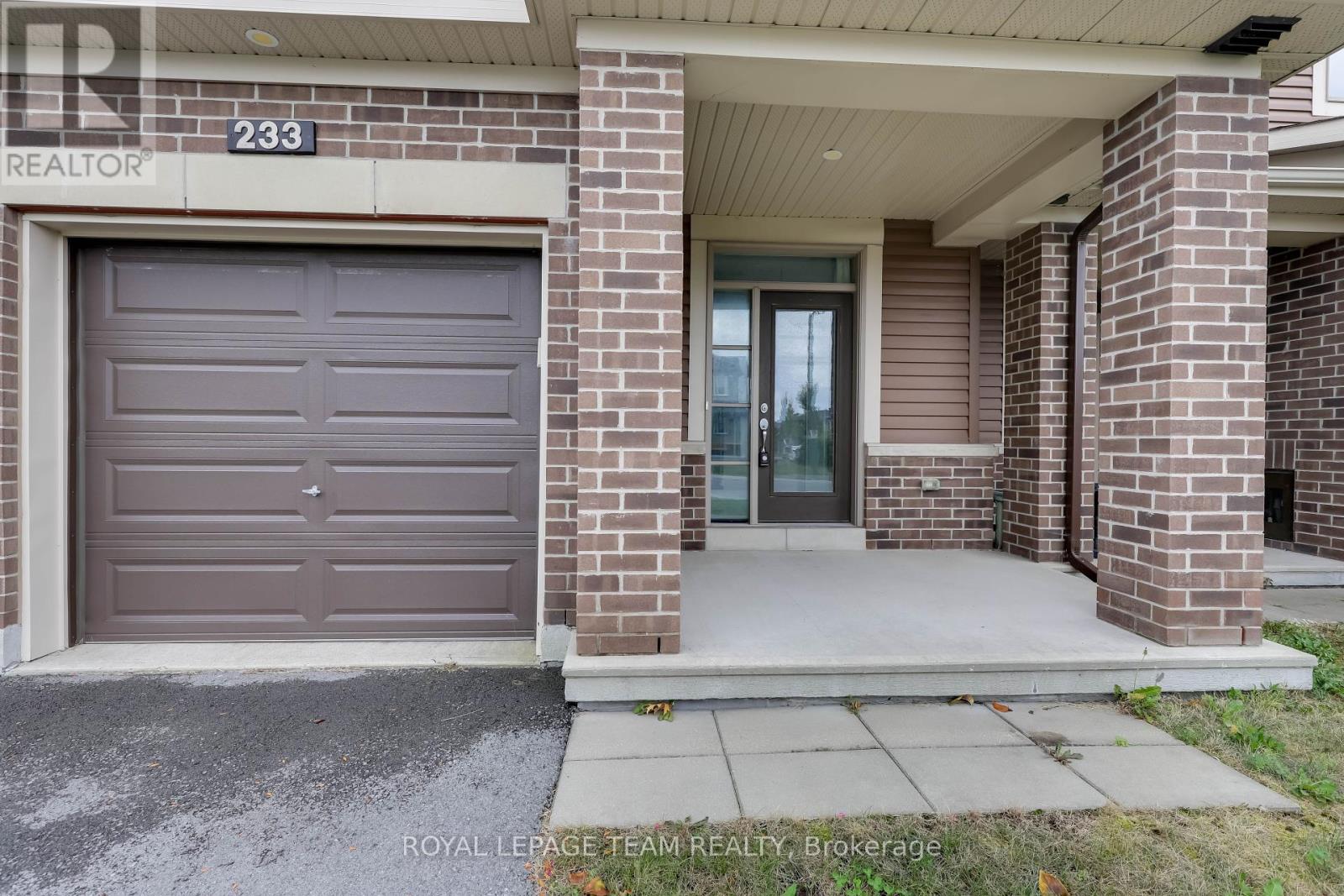 233 Kimpton Drive, Ottawa, Ontario  K2S 2H9 - Photo 2 - X12430605