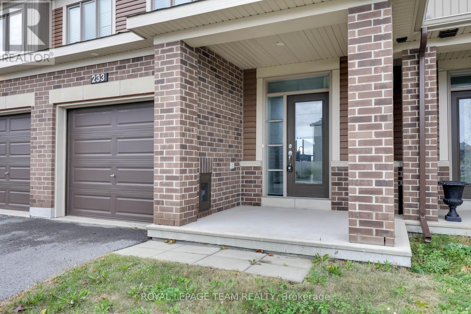 233 Kimpton Drive, Ottawa, Ontario  K2S 2H9 - Photo 3 - X12430605