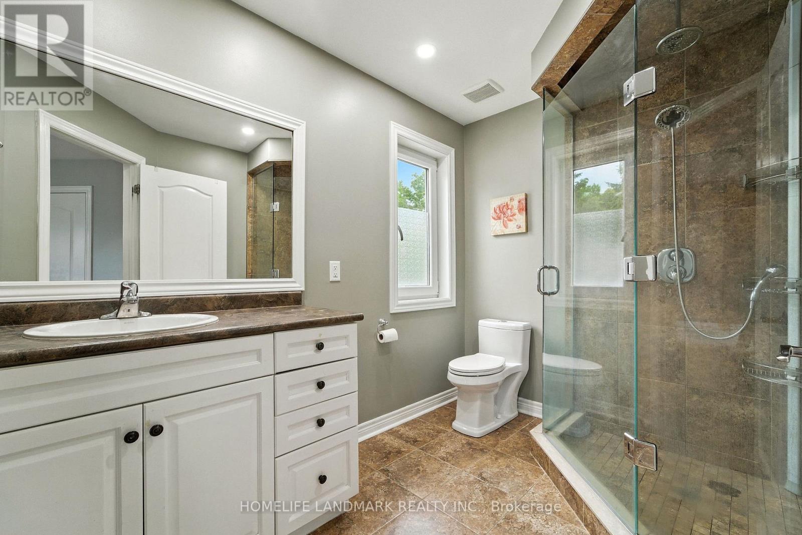 38 Woodrow Street, St. Catharines, Ontario  L2P 2A2 - Photo 16 - X12430549