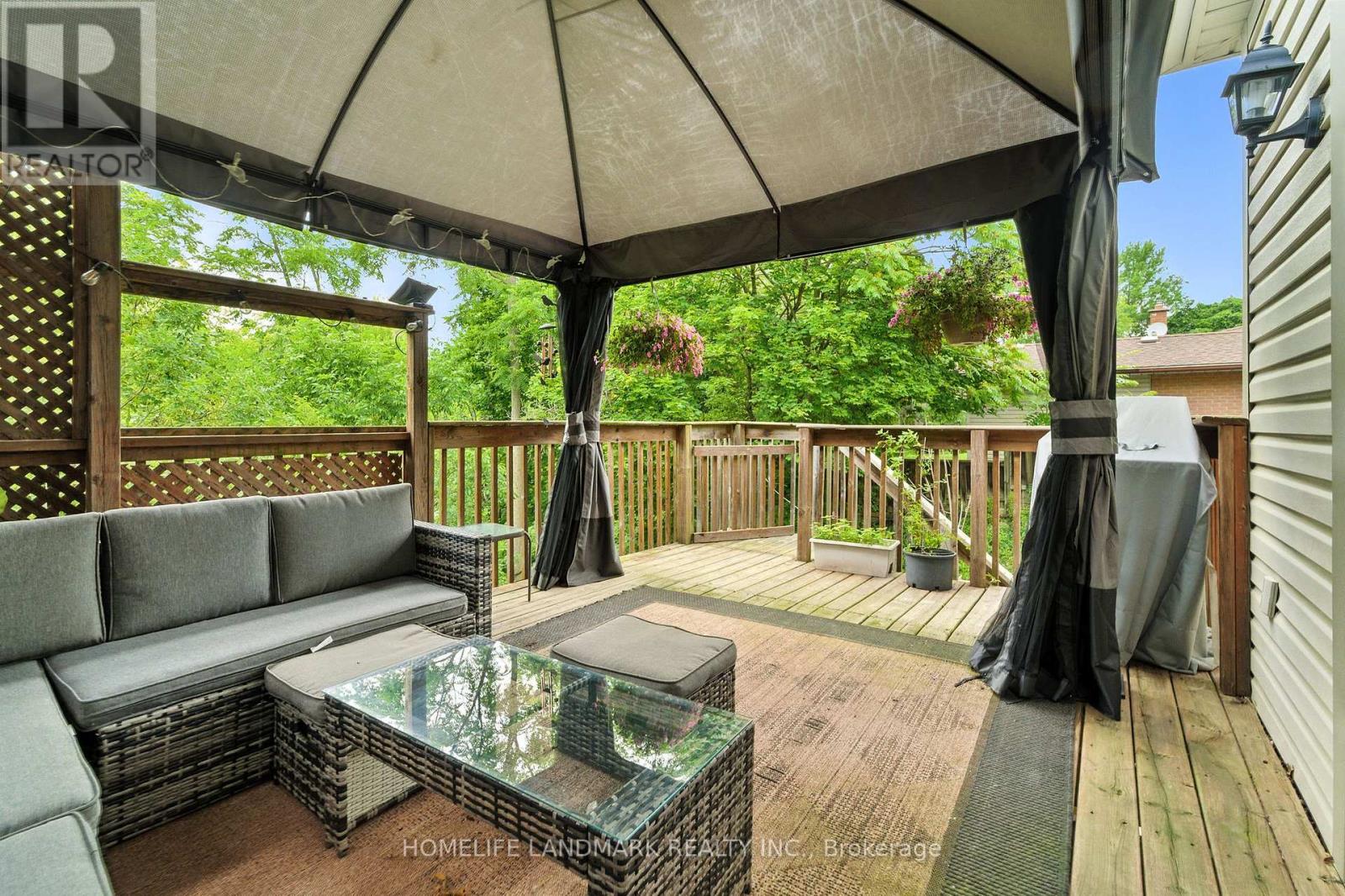 38 Woodrow Street, St. Catharines, Ontario  L2P 2A2 - Photo 3 - X12430549
